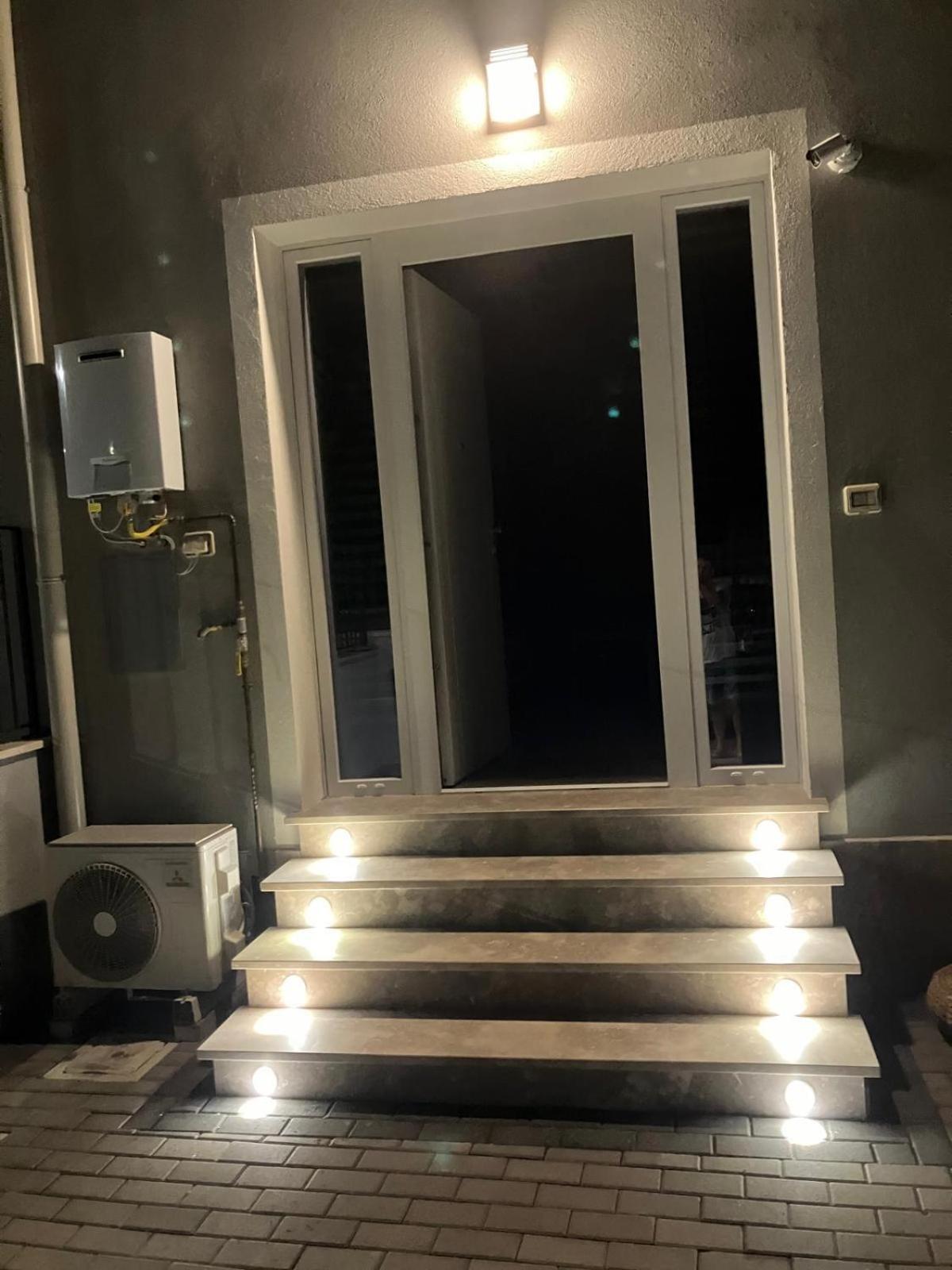 Rebibbia Guest Art Metro B Apartment Roma Ngoại thất bức ảnh