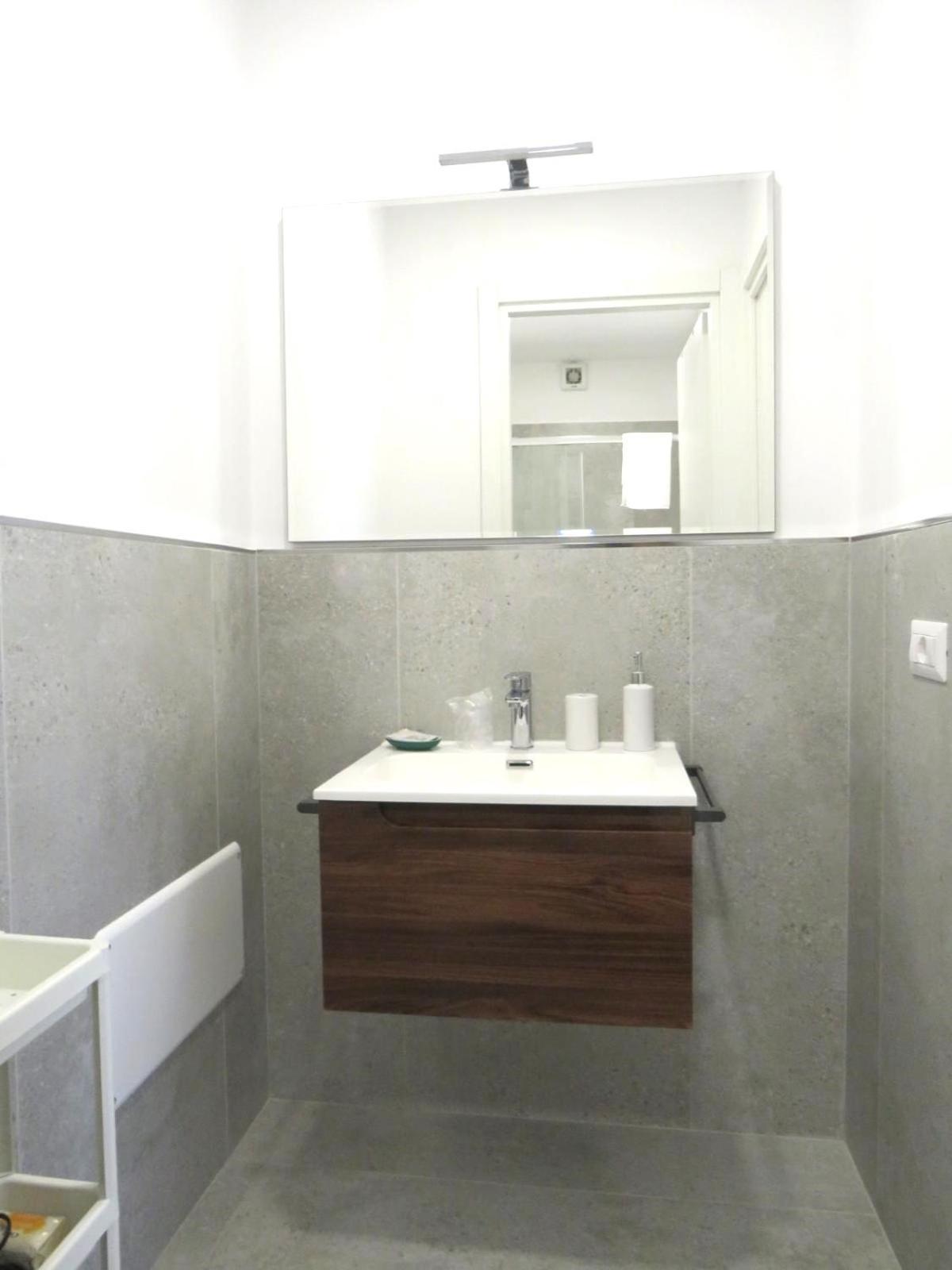 Rebibbia Guest Art Metro B Apartment Roma Ngoại thất bức ảnh
