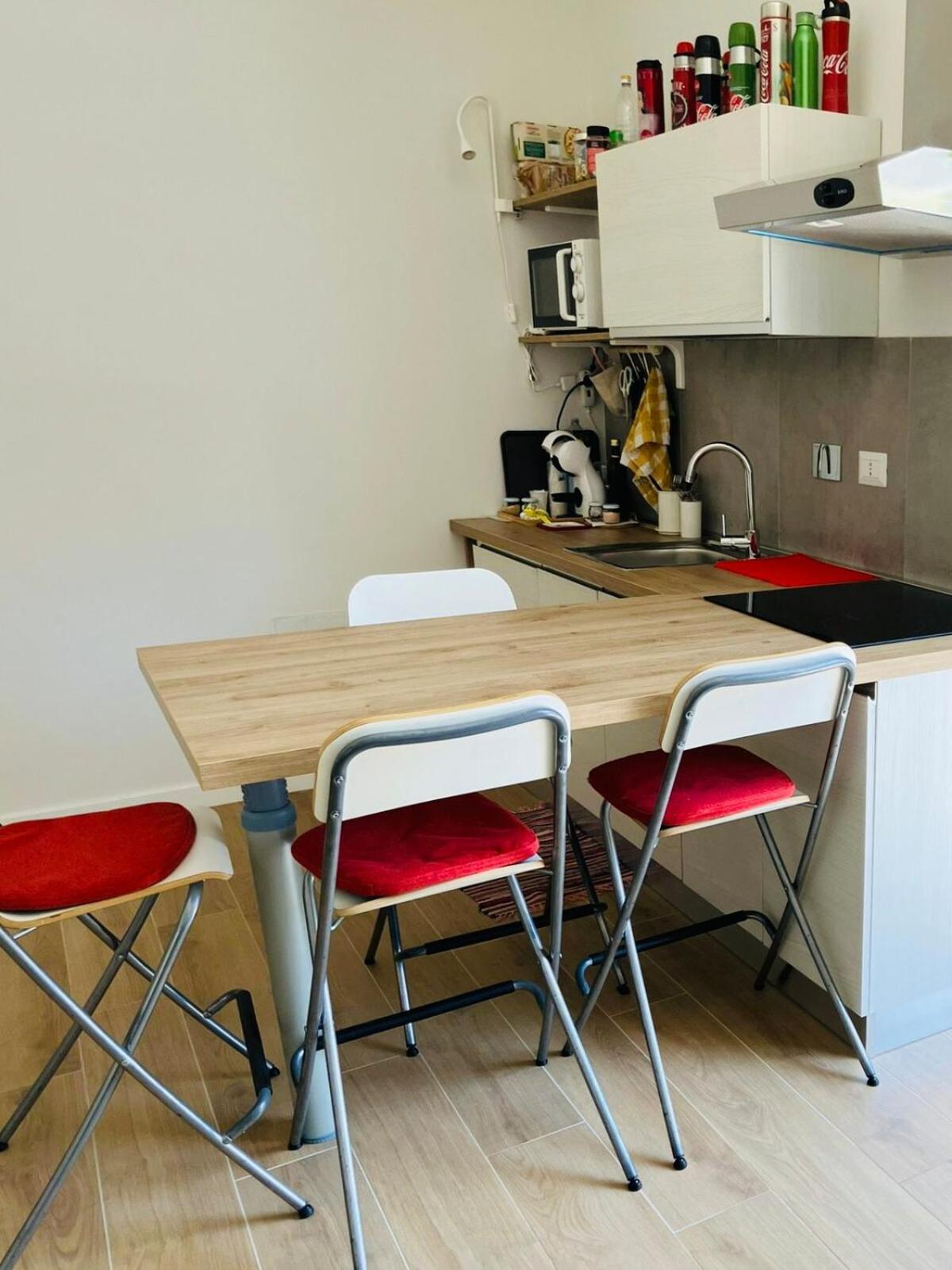 Rebibbia Guest Art Metro B Apartment Roma Ngoại thất bức ảnh